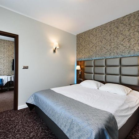 Hotel Nowy Dwor Trzebnica Luaran gambar