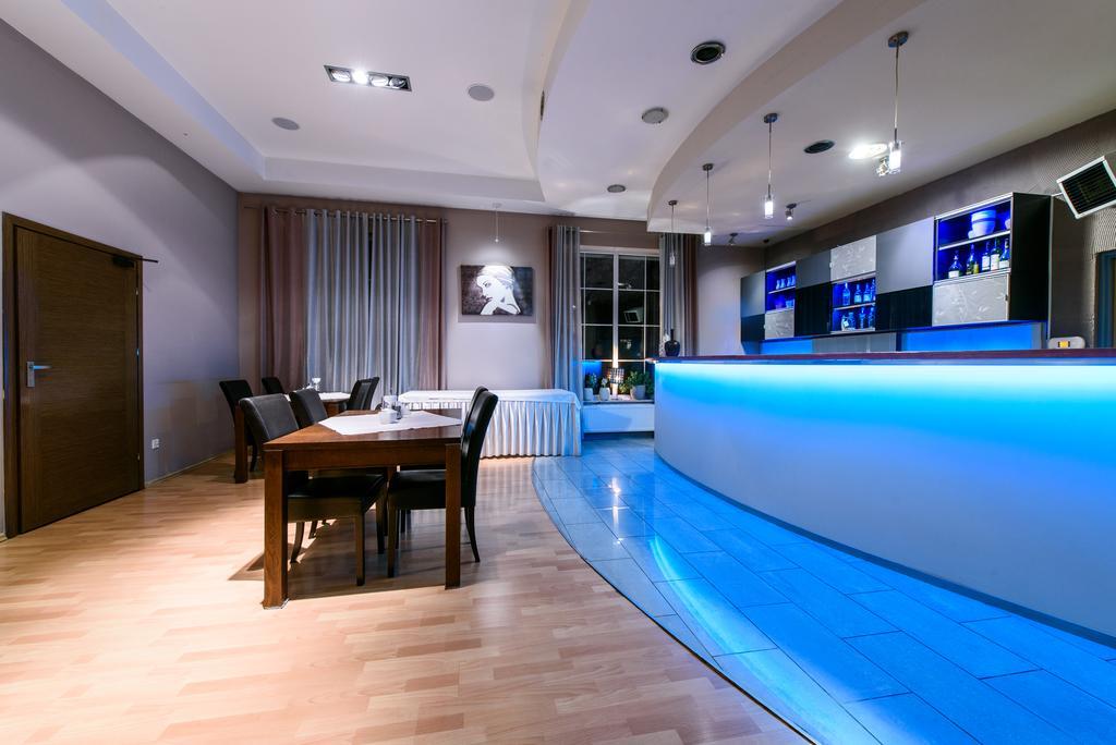 Hotel Nowy Dwor Trzebnica Luaran gambar