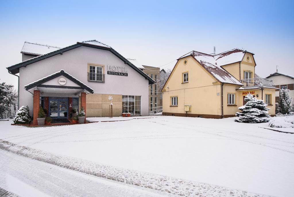 Hotel Nowy Dwor Trzebnica Luaran gambar