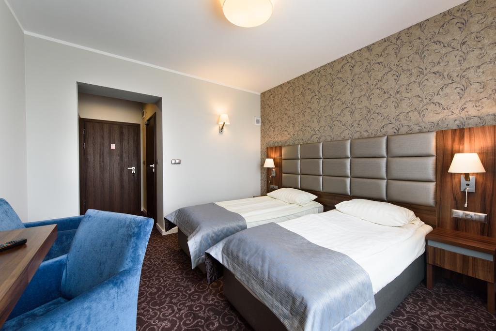 Hotel Nowy Dwor Trzebnica Luaran gambar