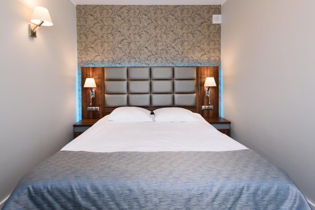 Hotel Nowy Dwor Trzebnica Luaran gambar