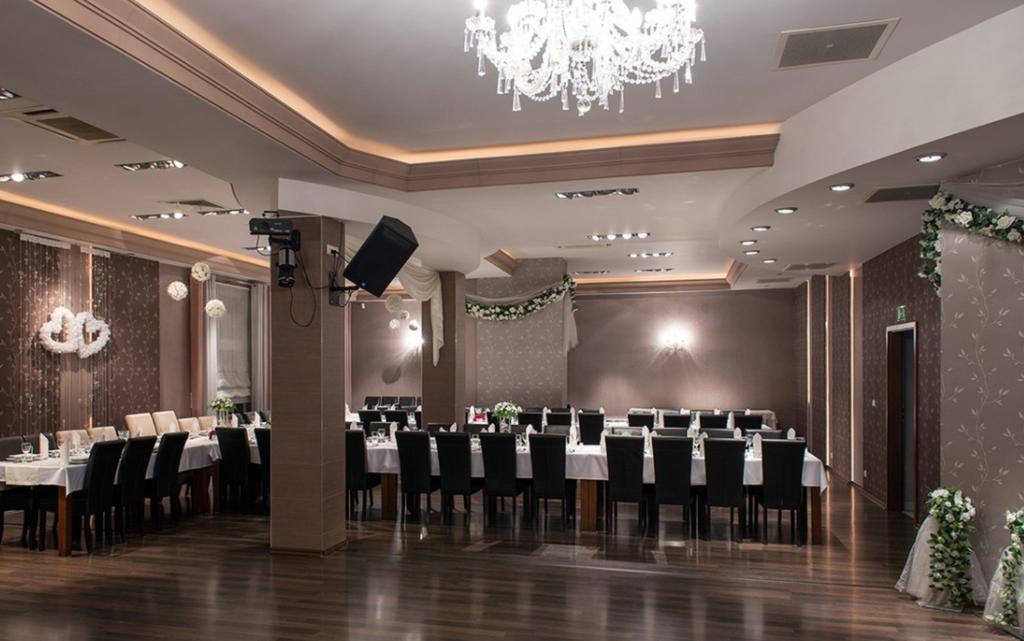 Hotel Nowy Dwor Trzebnica Luaran gambar