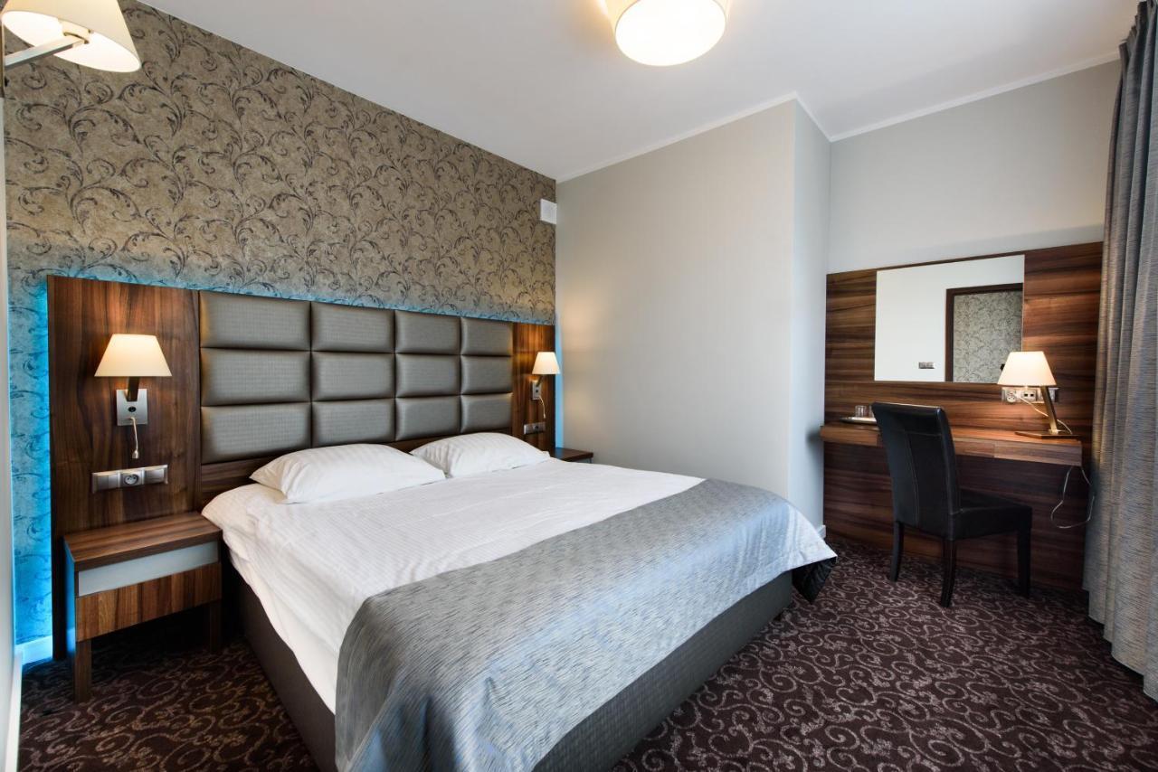 Hotel Nowy Dwor Trzebnica Luaran gambar